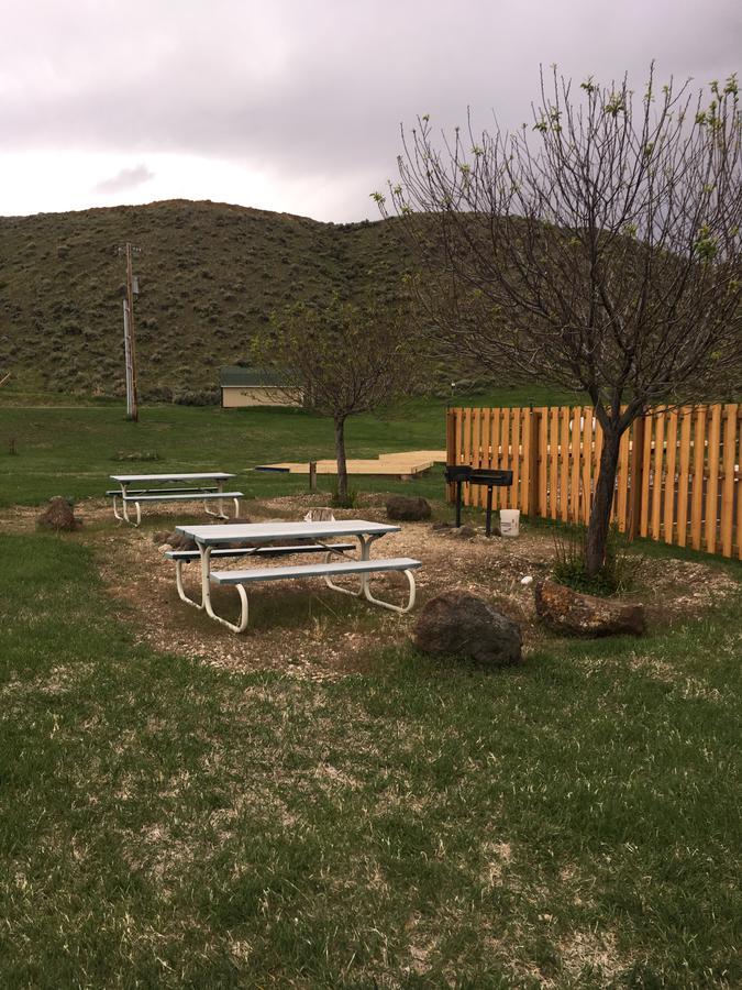 Green Creek Inn And Rv Park Wapiti Exterior foto