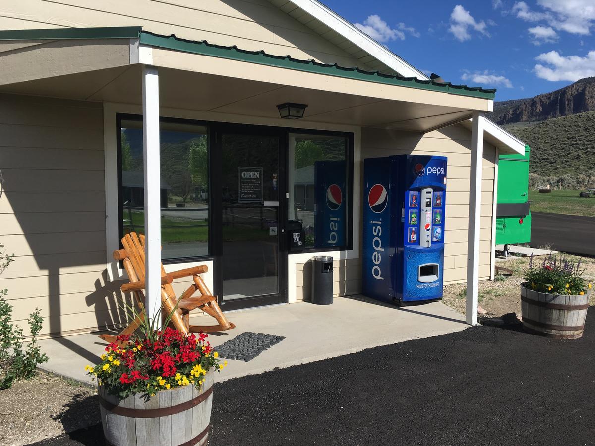 Green Creek Inn And Rv Park Wapiti Exterior foto