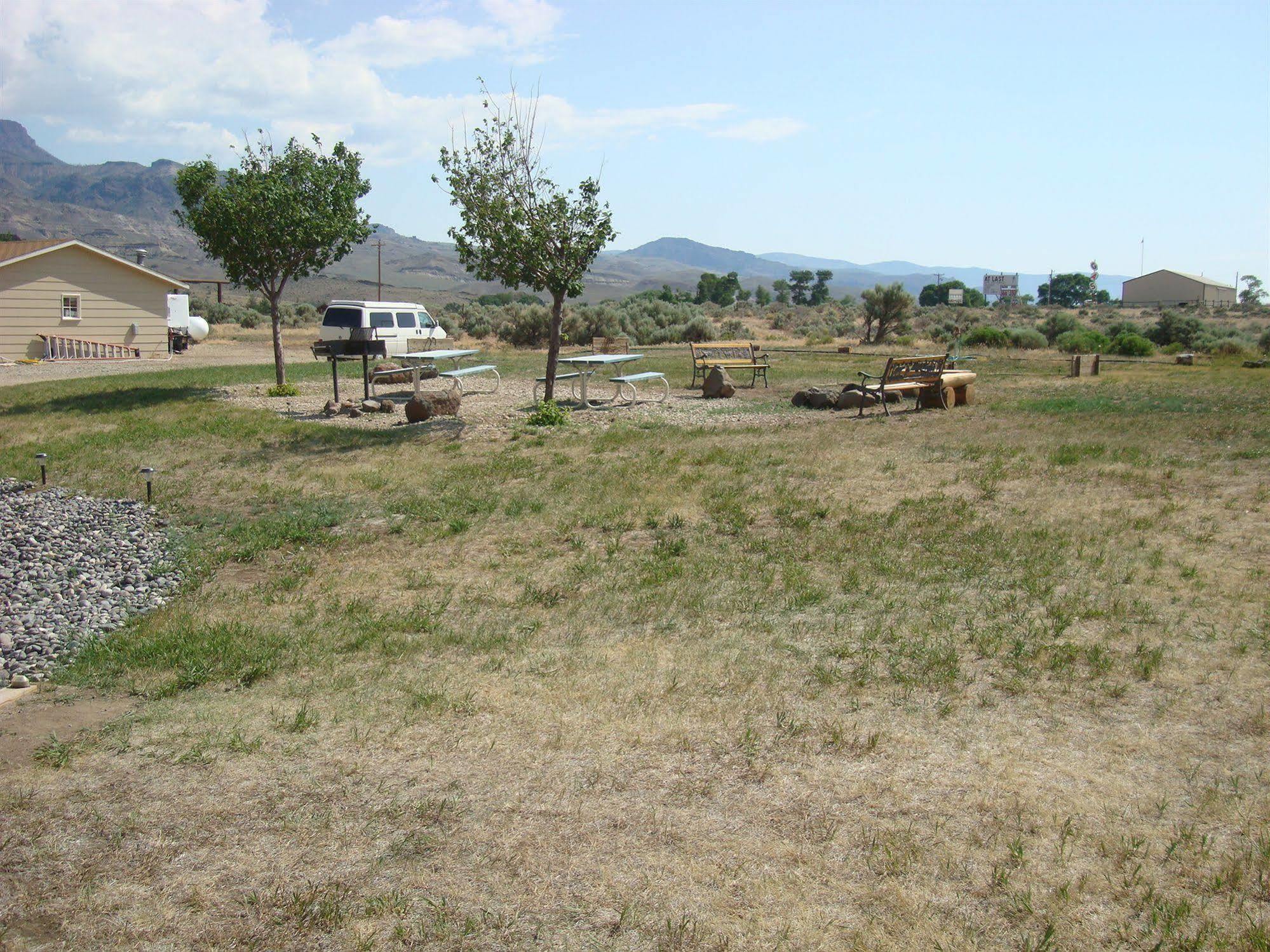 Green Creek Inn And Rv Park Wapiti Exterior foto